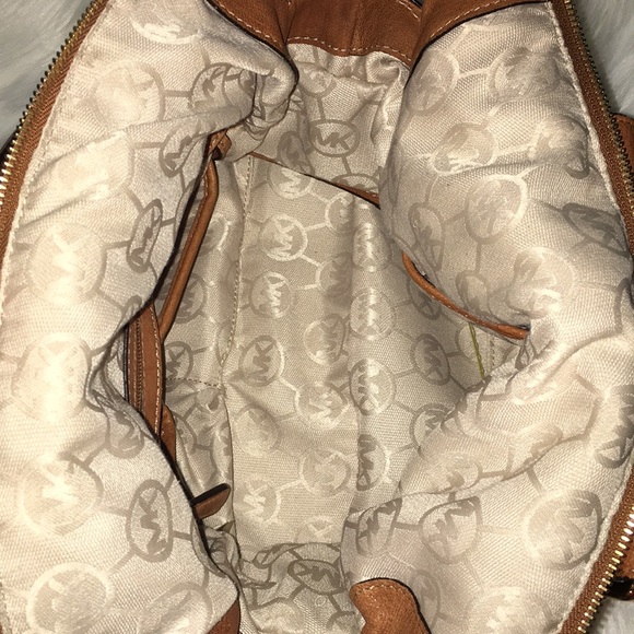 Michael Kors Purse - Picture 7 of 8